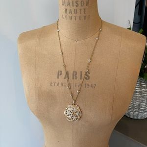 Fashion necklace